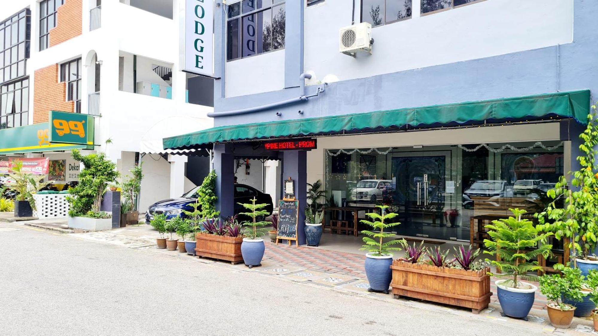 Pine Lodge By Evr Previously Yss Indrawasih Perai Ngoại thất bức ảnh