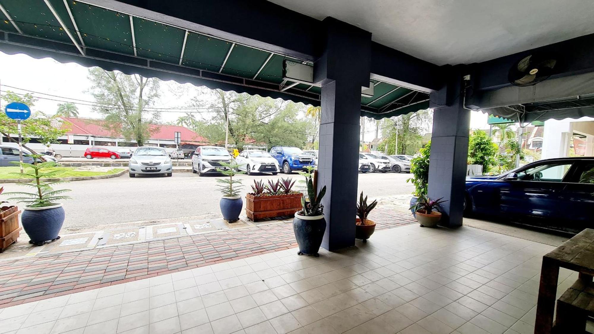 Pine Lodge By Evr Previously Yss Indrawasih Perai Ngoại thất bức ảnh